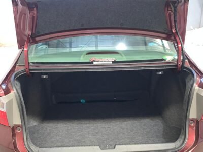 -- SOLD -- Honda Grace (City) Hybrid 2015, $15,990 + GST